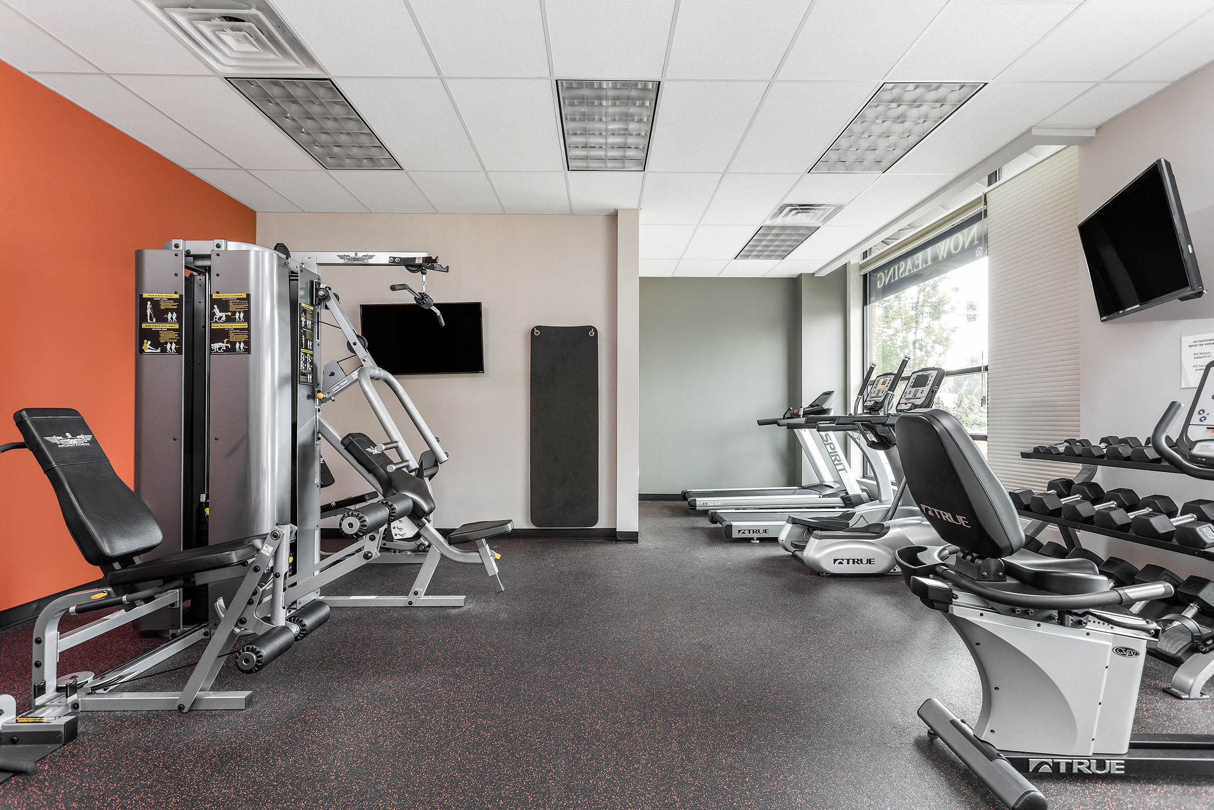 Kings Landing Apartments in Creve Coeur, MO